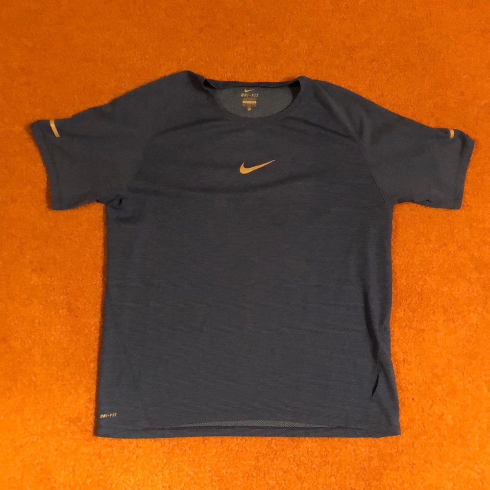 XL Men’s Nike Running Shirt